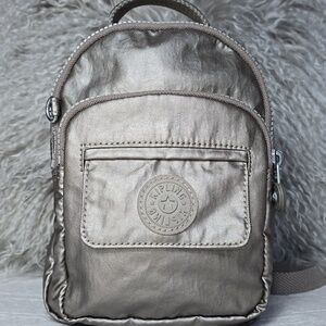 Kipling | Bags | Kipling Chuwy Livelight 6 Gold Metallic  display picture 3
